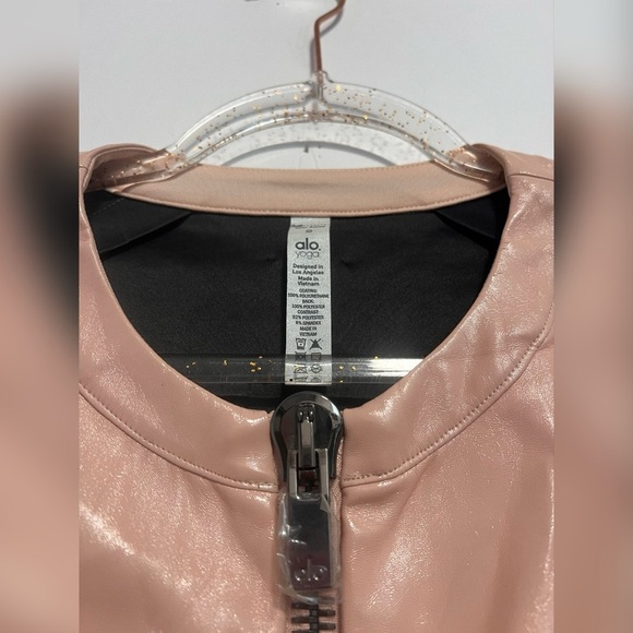 ALO YOGA Cropped Faux Patent Leather
Liquid Jacket in Nectar NEW $248 Size S - Picture 4 of 9